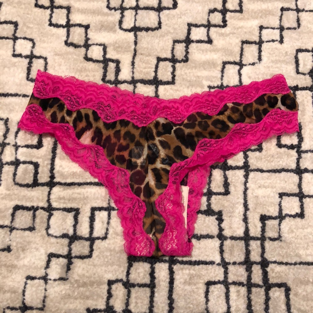 EXPRESS Intimates - Picture 2 of 3